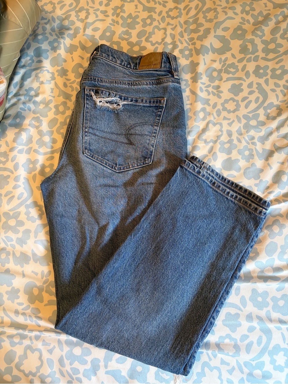 American Eagle Outfitters Women's Straight-Leg Blue Jeans
